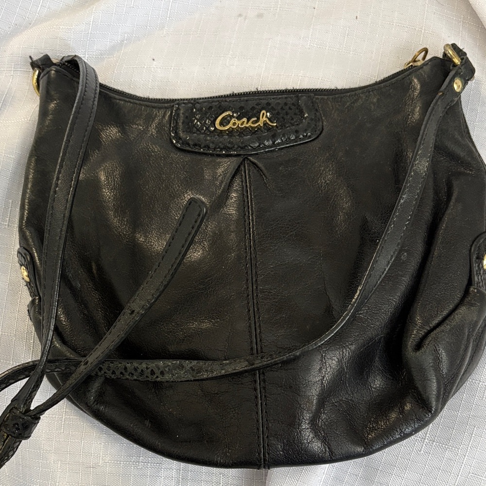 Coach Ashley signature Black Leather Crossbody with Gold Hardware